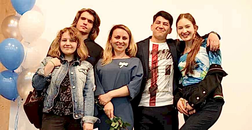 студенты языковой школы